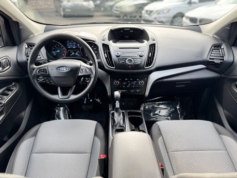 Used 2017 Ford Escape SE w/ SE Cold Weather Package image 19