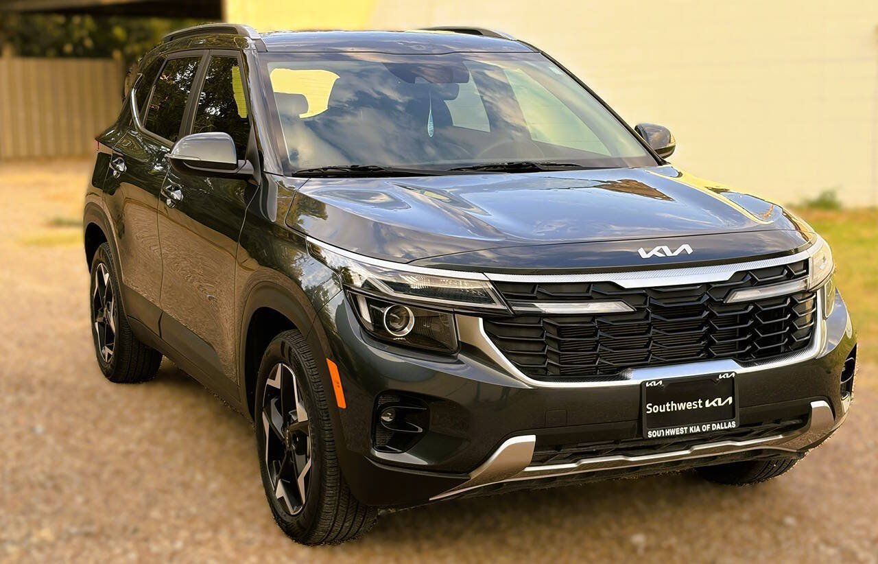 Used 2025 Kia Seltos EX FWD image 6