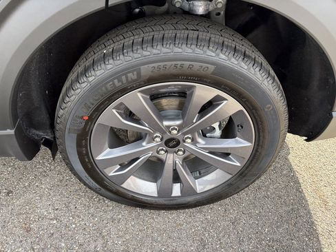 New 2026 Ford Explorer Active w/ Active Comfort Package image 12