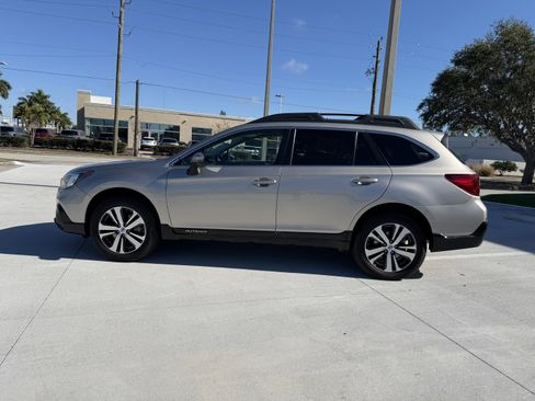 Used 2019 Subaru Outback 2.5i Limited image 6