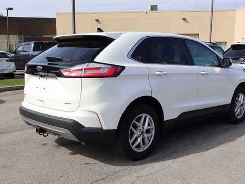 Used 2024 Ford Edge SEL w/ Convenience Package image 4