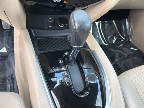 Used 2016 Nissan Rogue SL AWD/4WD image 28