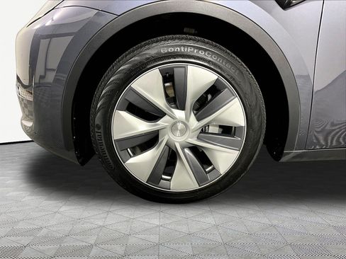 Used 2023 Tesla Model Y Long Range AWD/4WD image 34