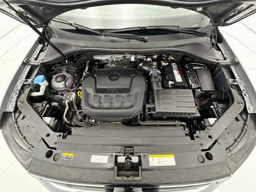 Used 2023 Volkswagen Tiguan SE R-Line FWD image 28