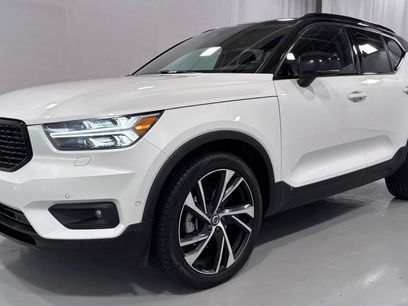 Used 2021 Volvo XC40 T5 R-Design w/ Advanced Package
