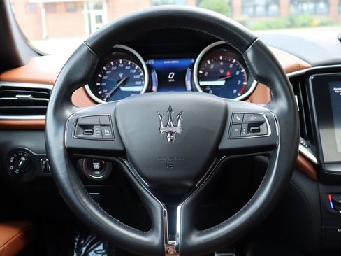 Used 2017 Maserati Ghibli S Q4 AWD/4WD image 23