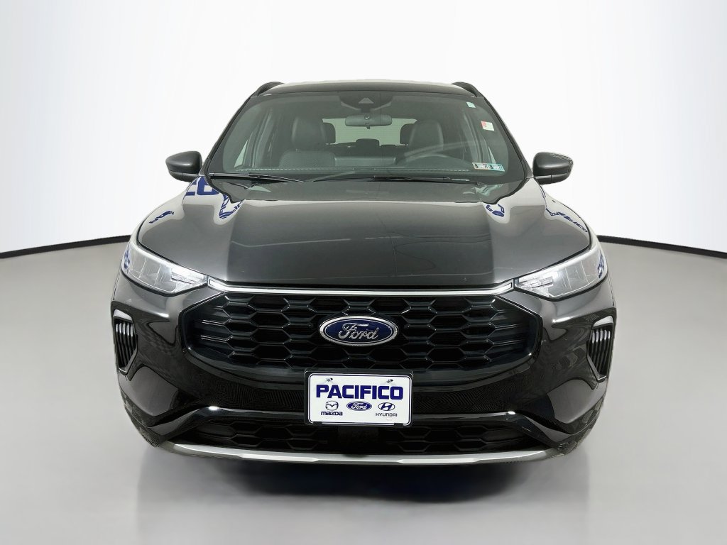 Certified 2023 Ford Escape ST-Line w/ Tech Pack #1 AWD/4WD image 2