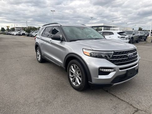 Used 2020 Ford Explorer XLT w/ Equipment Group 202A RWD image 14