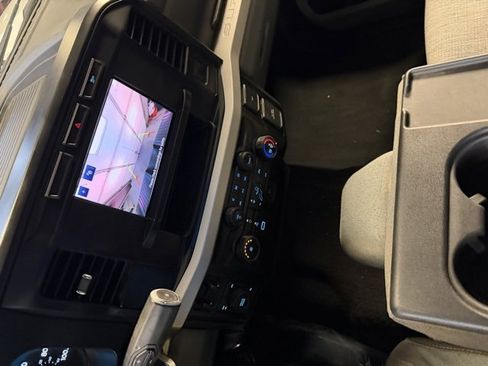 Used 2024 Ford F250 XLT image 32