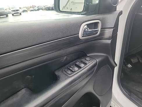 Used 2021 Jeep Grand Cherokee Laredo X image 37