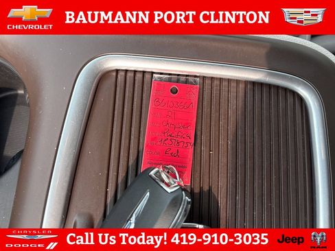 Used 2021 Chrysler Pacifica Touring-L w/ Premium & Safety Sphere Group AWD/4WD image 30