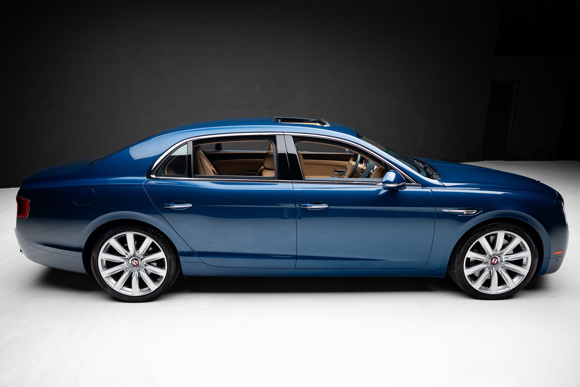Used 2016 Bentley Flying Spur V8 AWD/4WD image 34