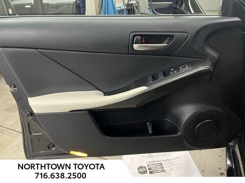 Used 2022 Lexus IS 350 F Sport image 5