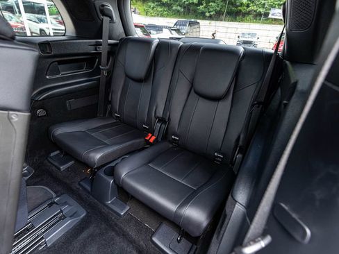 Used 2023 Mercedes-Benz GLB 250 4MATIC w/ Premium Package image 29