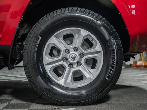 Used 2021 Toyota 4Runner SR5 Premium w/ Moonroof Package image 17