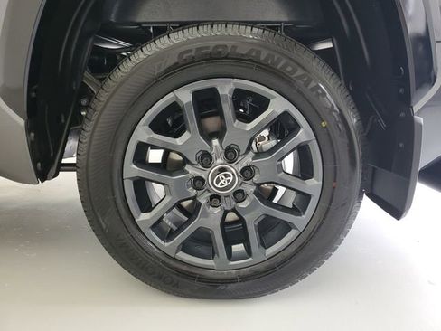 Used 2026 Toyota Tundra Platinum AWD/4WD image 12