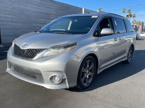 Used 2015 Toyota Sienna SE Premium FWD image 7