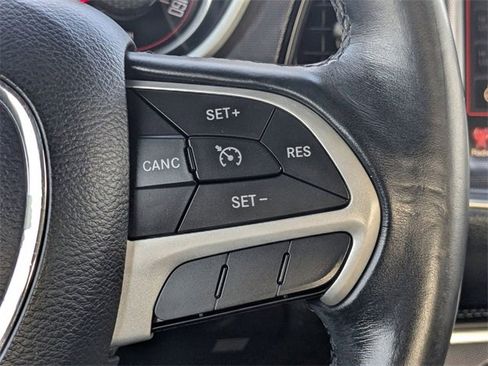 Used 2016 Dodge Challenger SXT Plus image 12