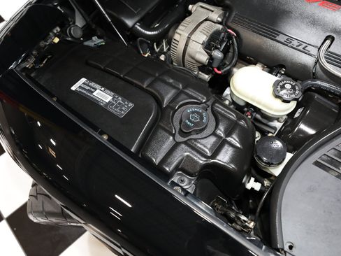 Used 2001 Chevrolet Corvette Convertible w/ Preferred Equipment Group2 RWD image 65