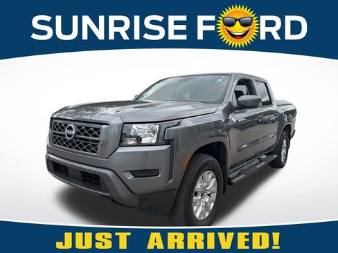 Used 2022 Nissan Frontier SV image 1