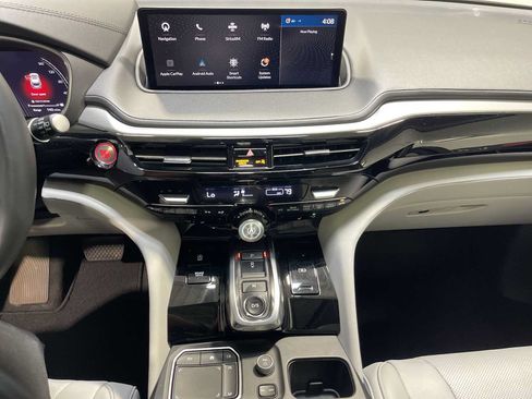 Used 2024 Acura MDX SH-AWD w/ Technology Package image 16