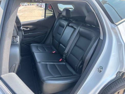 Used 2024 GMC Terrain SLT AWD/4WD image 19