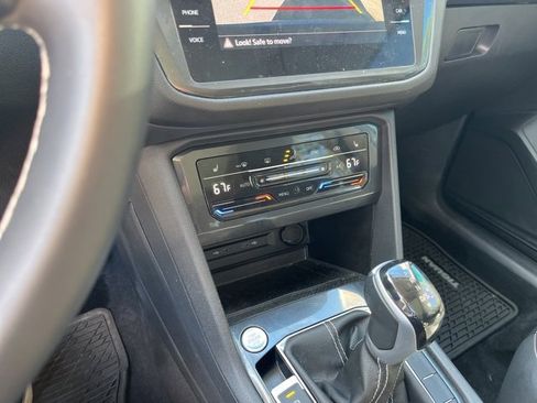 Used 2023 Volkswagen Tiguan SE image 23