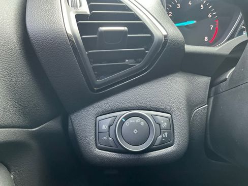 Used 2017 Ford Escape Titanium image 22