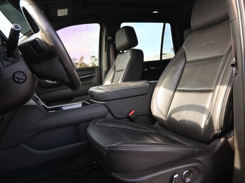 Used 2021 GMC Yukon Denali image 13