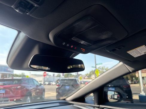 Used 2025 Chevrolet Equinox EV RS image 28