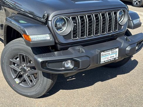 New 2026 Jeep Gladiator Sport AWD/4WD image 7