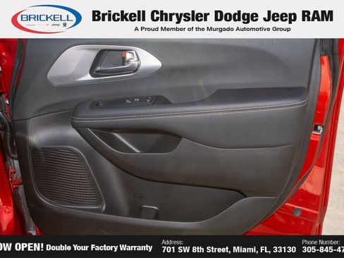 New 2026 Chrysler Pacifica Limited w/ S Appearance Package image 13