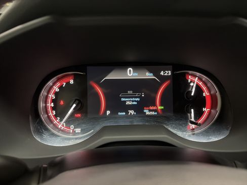 Used 2025 Toyota RAV4 XLE AWD/4WD image 13