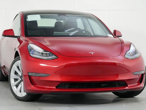 Used 2022 Tesla Model 3 image 4