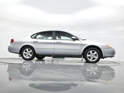 Used 2002 Ford Taurus SE image 41
