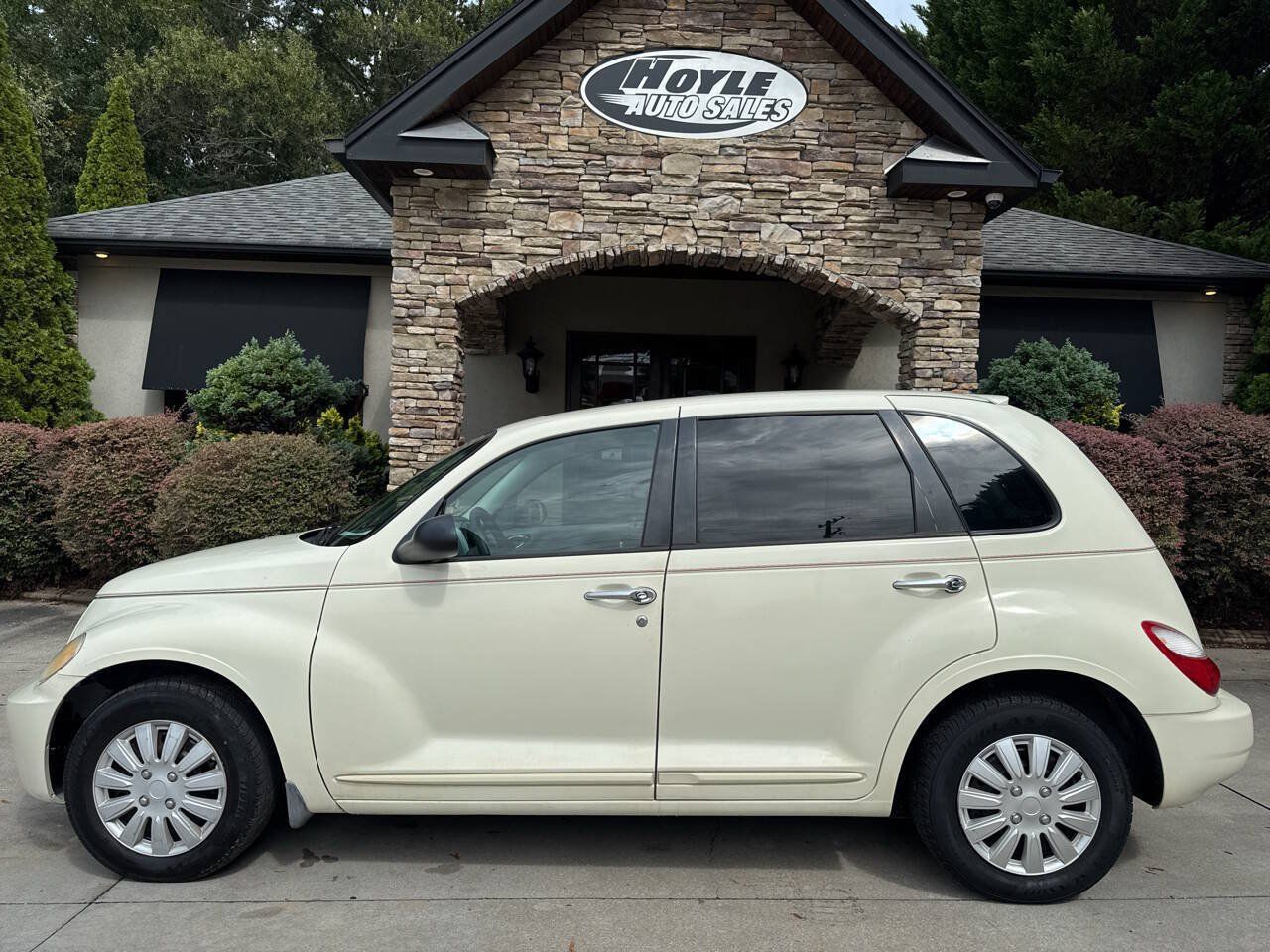 Used 2007 Chrysler PT Cruiser Touring FWD image 1