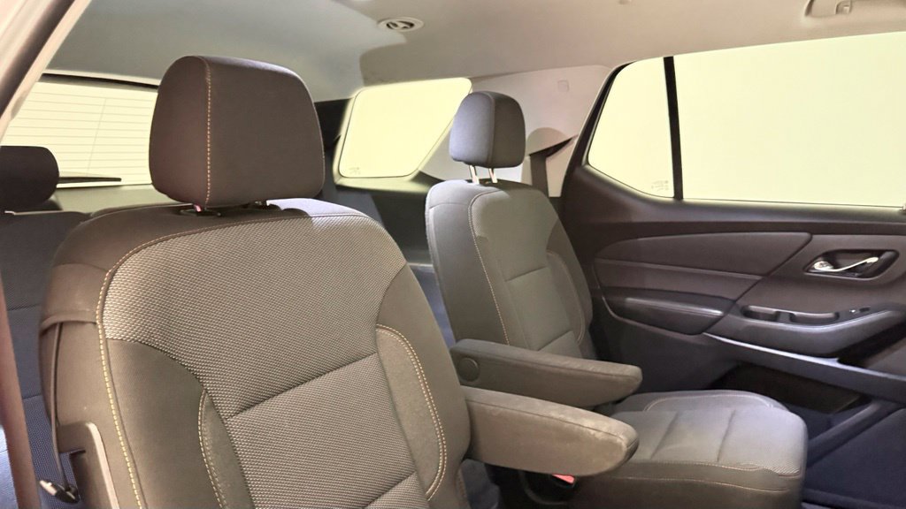Used 2021 Chevrolet Traverse LT FWD image 39