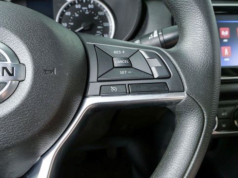 Used 2020 Nissan Versa S FWD image 11