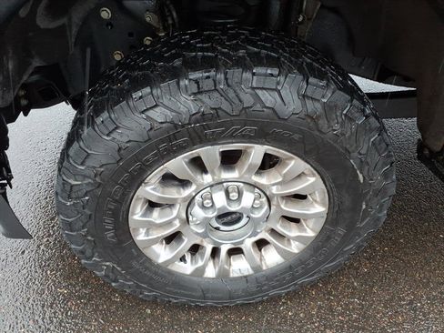 Used 2020 Ford F350 Lariat w/ Chrome Package image 10