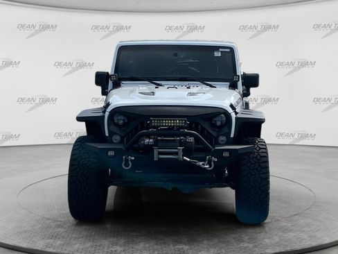 Used 2015 Jeep Wrangler Unlimited Rubicon AWD/4WD image 2