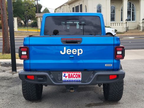 Used 2020 Jeep Gladiator Overland image 5