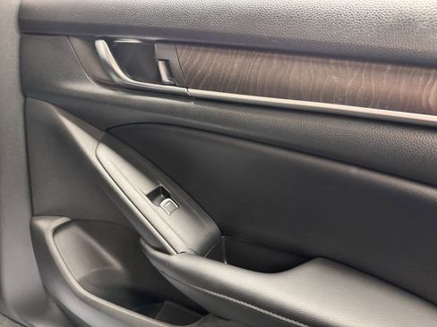 Used 2018 Honda Accord EX-L image 25