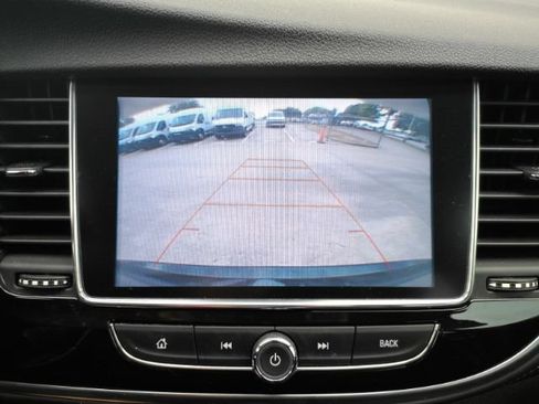 Used 2021 Buick Encore Preferred FWD image 8