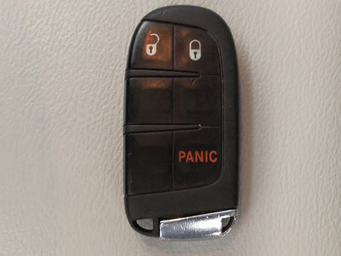 Used 2019 Jeep Compass Latitude FWD image 32