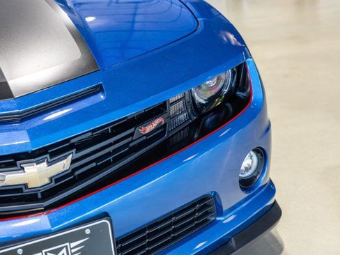 Used 2013 Chevrolet Camaro SS w/ Hot Wheels Special Edition RWD image 10