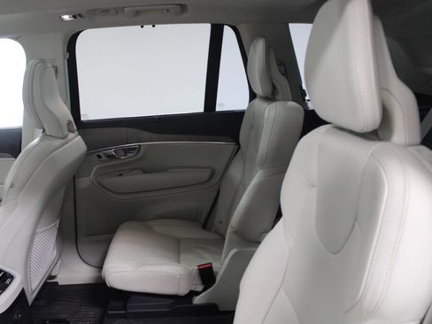 Used 2022 Volvo XC90 T8 Inscription w/ Advanced Package AWD/4WD image 17