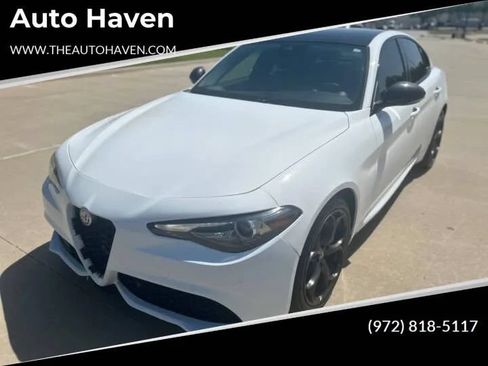 Used 2019 Alfa Romeo Giulia Ti Sport w/ Quick Order Package 22S Sport AWD/4WD image 27