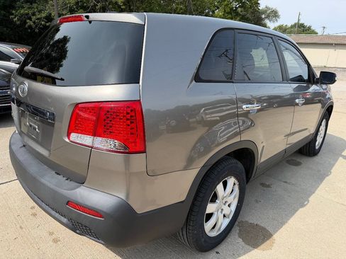 Used 2011 Kia Sorento 2WD image 7