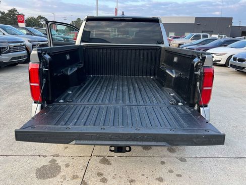 Used 2025 Toyota Tacoma SR5 image 24