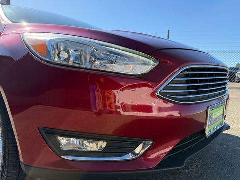 Used 2017 Ford Focus Titanium w/ Titanium Technology Package FWD image 33